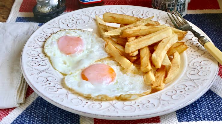 CHIPS WITH EGG